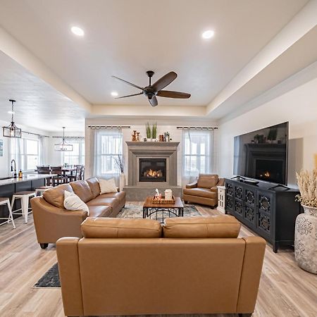 Teton Valley Getaway With Private Deck And Hot Tub! Ashton Buitenkant foto